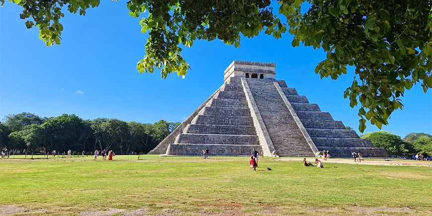 Solrik dag ved Chichén Itzá