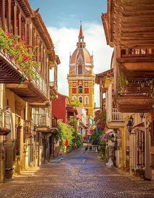 De vakre gatene i Cartagena de Indias, Colombia